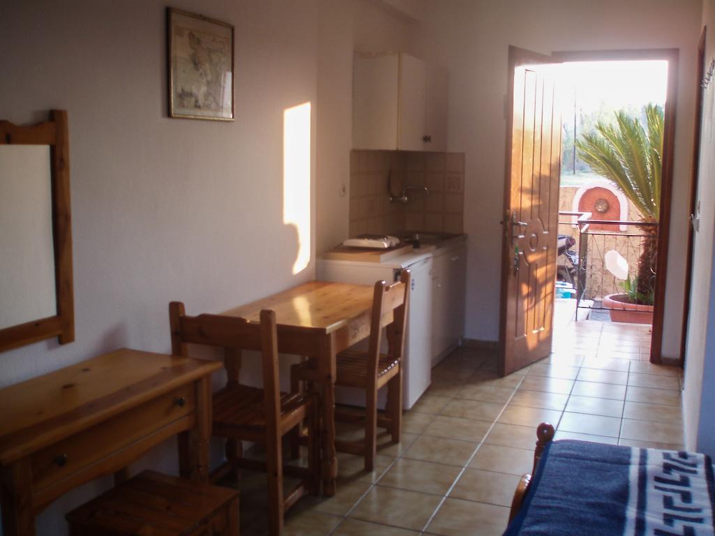 Marilena Apartments & Studios Ypsos Rum bild