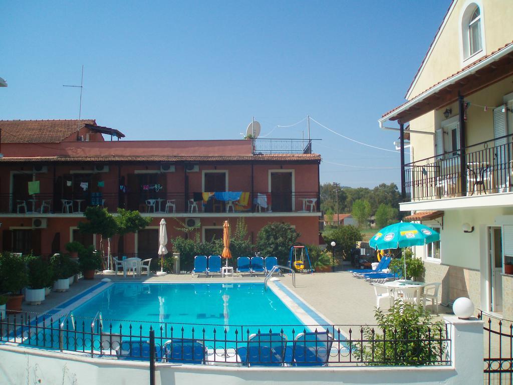Marilena Apartments & Studios Ypsos Exteriör bild