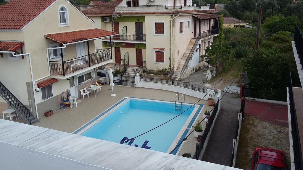 Marilena Apartments & Studios Ypsos Exteriör bild