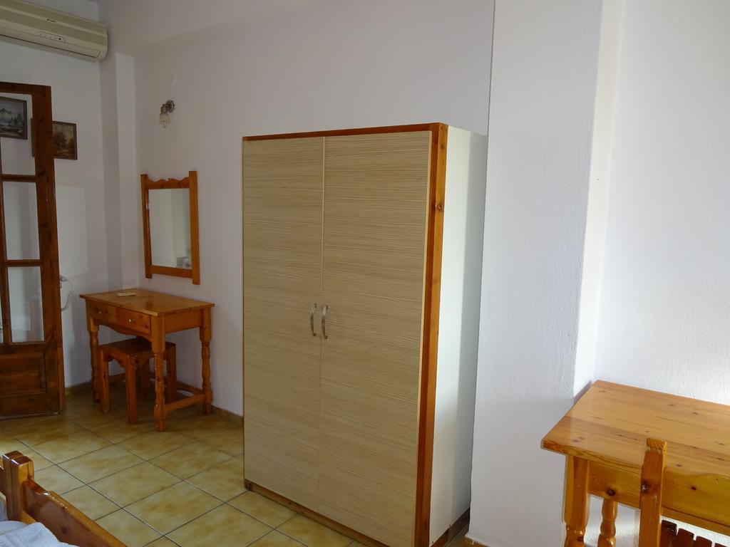 Marilena Apartments & Studios Ypsos Exteriör bild