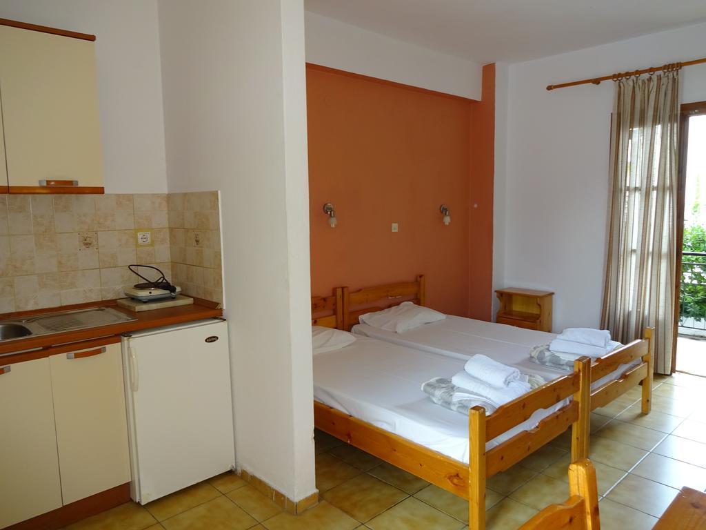 Marilena Apartments & Studios Ypsos Exteriör bild