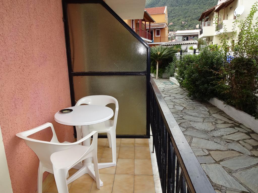 Marilena Apartments & Studios Ypsos Exteriör bild